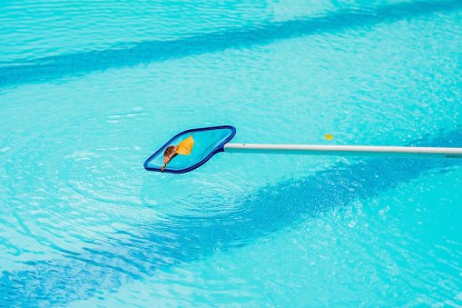 4 Reasons to Leave Pool Equipment Repair to the Professionals