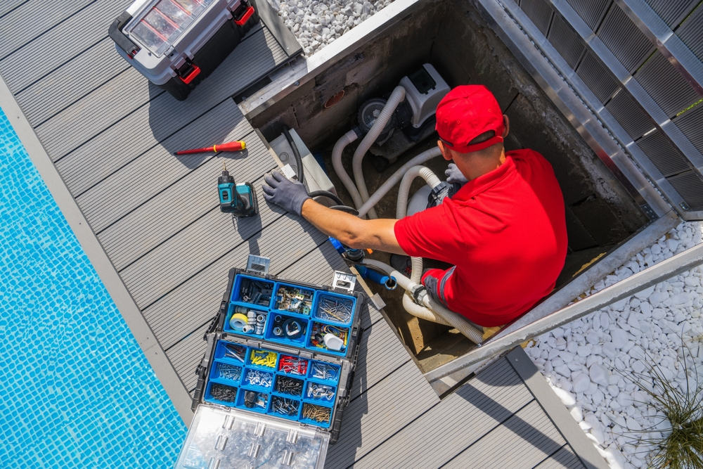 Top Signs Your Pool Needs Emergency Repairs This Summer